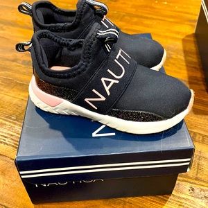 Worn once Navy Nautica tennis shoes.